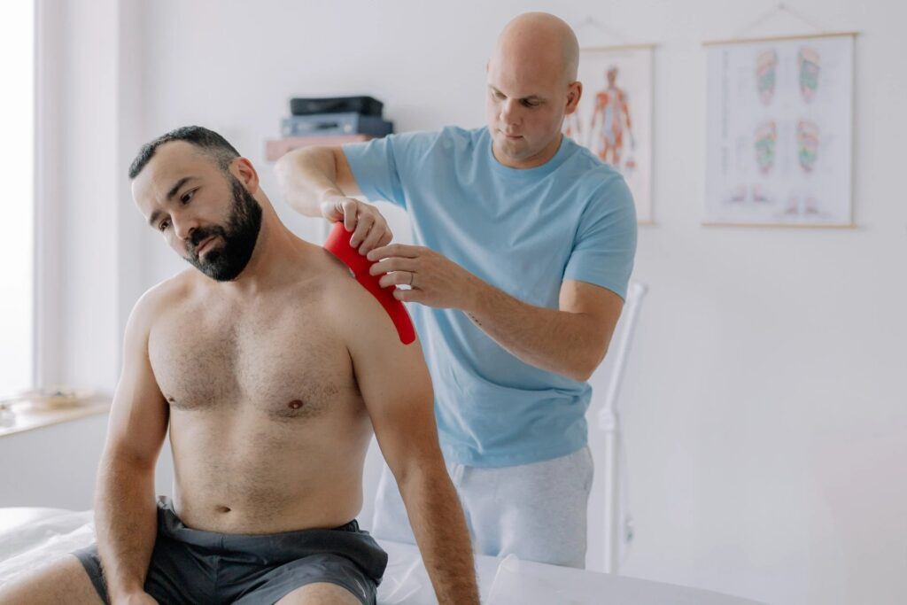 Tejpování Jirkov – moderní metoda úlevy od bolesti