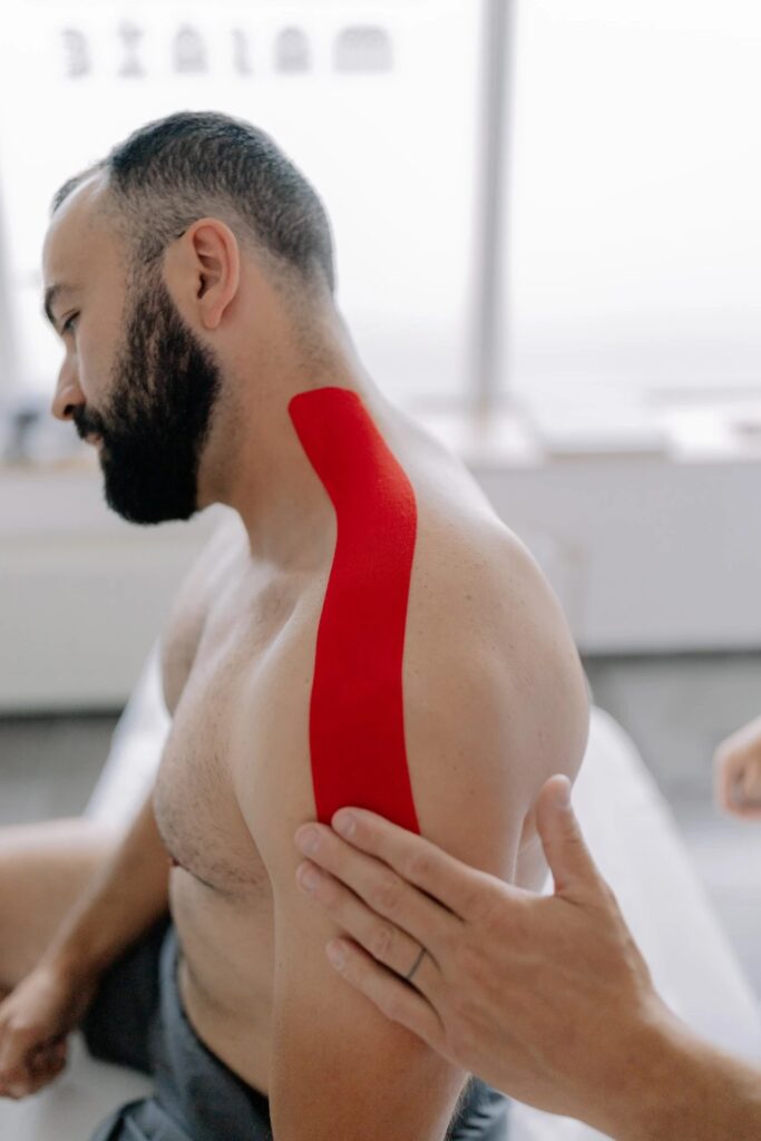 Tejpování Jirkov – moderní metoda úlevy od bolesti